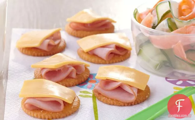 Cracker Stackers com macarrão vegetariano