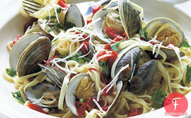 Linguine de alho fresco com amêijoas