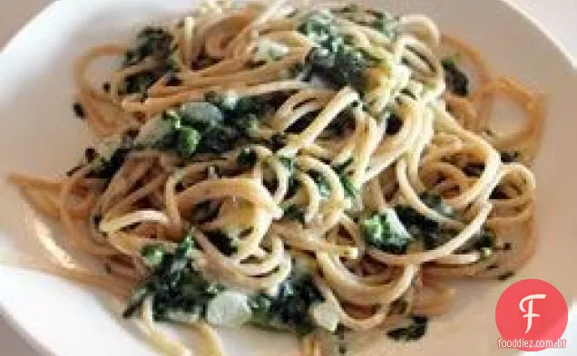 Macarrão Com Molho De Espinafre