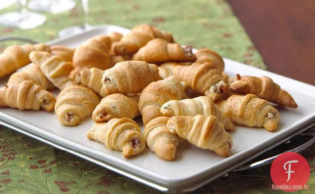 Creme De Queijo-Bacon Crescents