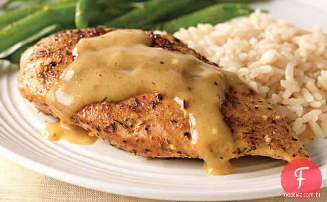 Frango em molho de vinho branco
