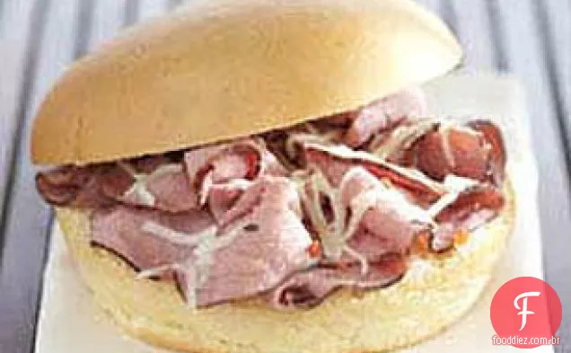 Sanduíches De Carne Quente Rápidos E Saborosos