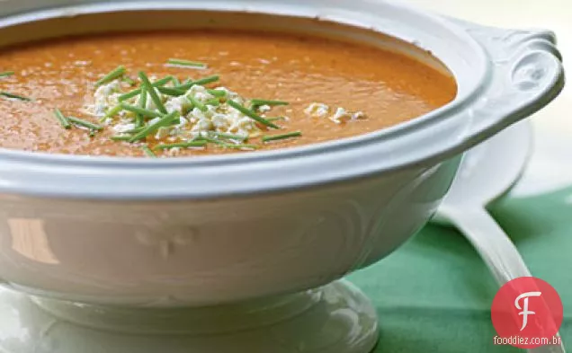 Milho assado, pimenta e sopa de tomate