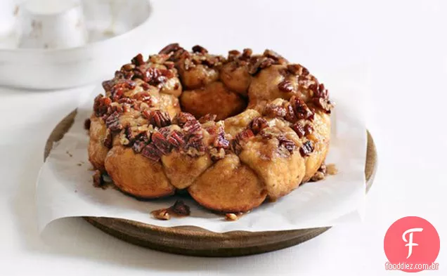 Pãezinhos Pegajosos De Pecan De Bordo