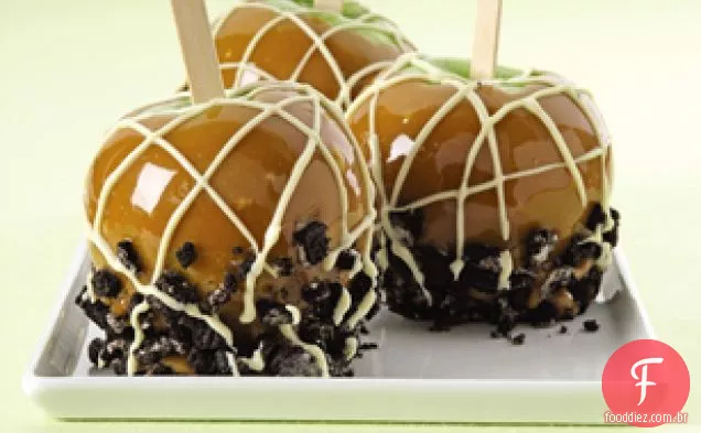 Oreo Caramel-maçãs mergulhadas