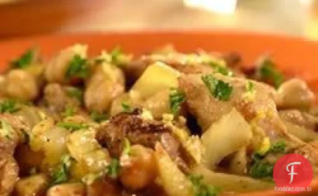 Ensopado de frango e erva-doce ao estilo da África Ocidental