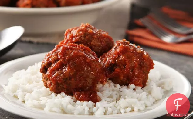 Almôndegas Em Molho De Tomate Picante
