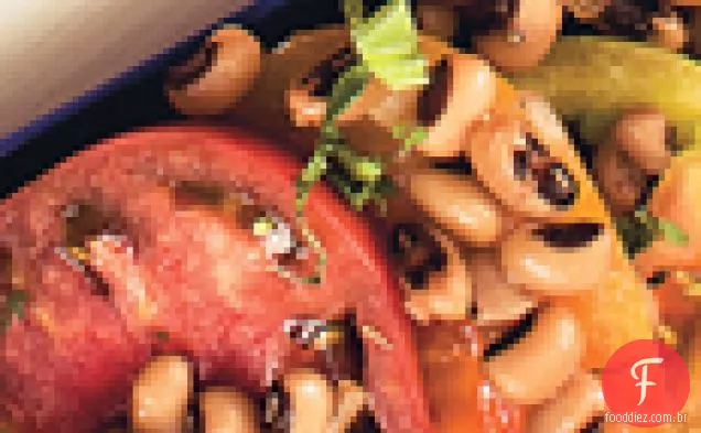 Tomates de herança com vinagrete de feijão de casca