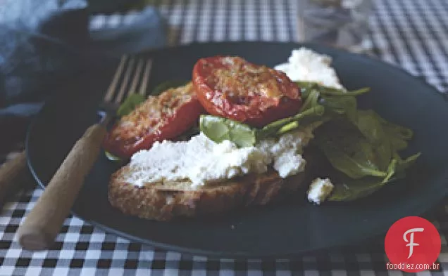 Tomate Torrado Crostini