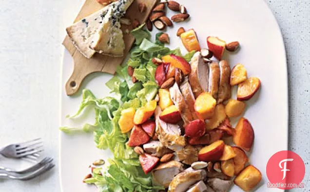 Prato de frango e pêssegos