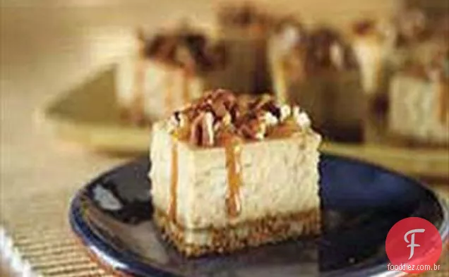 Barras Dobro Do Cheesecake Do Caramelo-Pecan