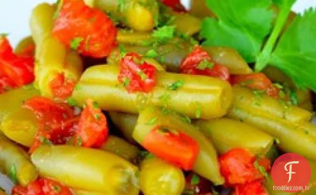 Feijão verde quente e picante com tomate