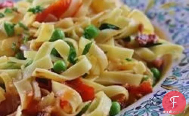 Macarrão com Bacon e ervilhas