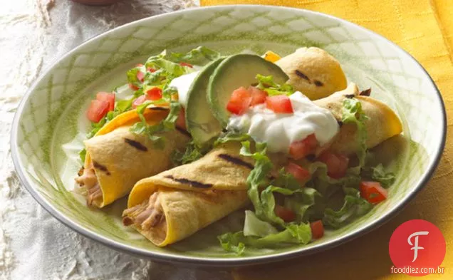 Carne De Porco Grelhada E Tacos De Mamão