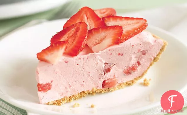 COOL ' n Easy Strawberry Pie