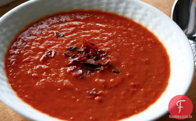 Sopa De Tomate Assada Doce E Esfumaçada