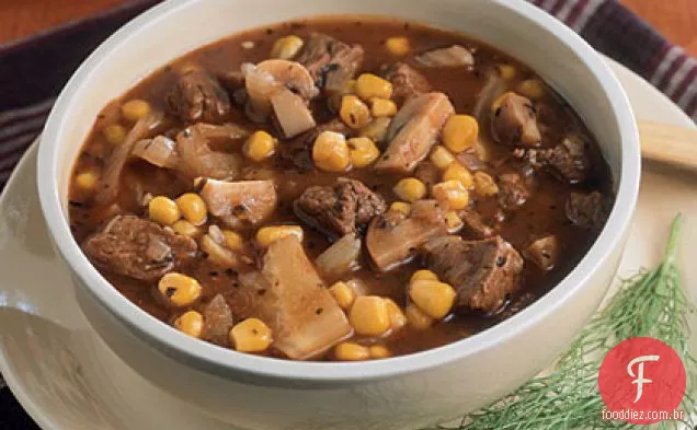 Ensopado de carne com milho e erva-doce