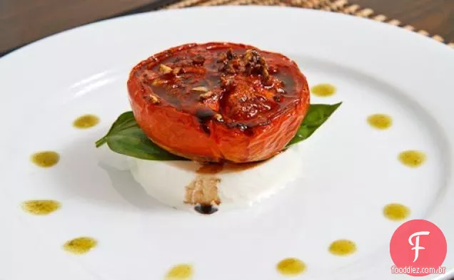 Salada Caprese De Tomate Assado Balsâmico