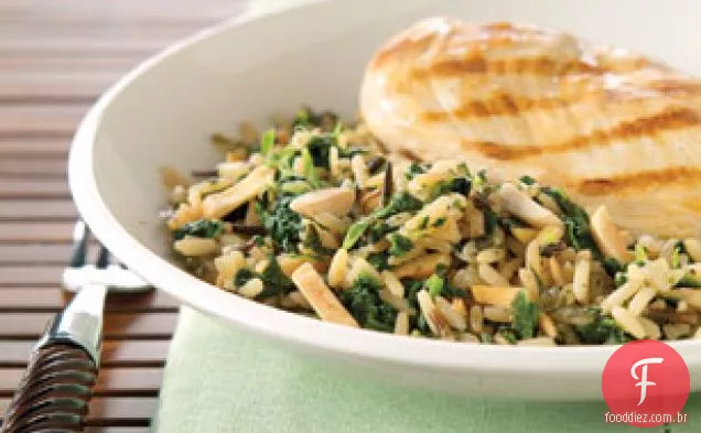 Espinafre e arroz com amêndoas