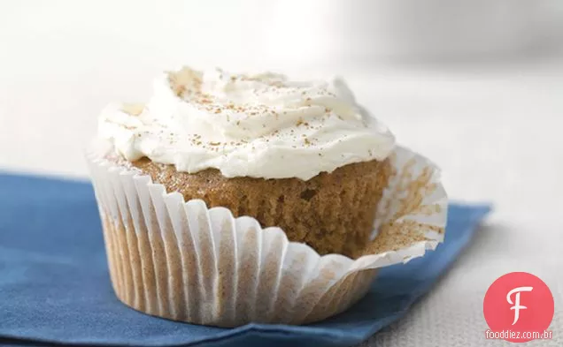 Cupcakes de cenoura e gengibre com Cream Cheese temperado