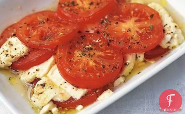 Feta Assada E Tomate Com Salada De Ervas