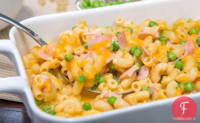 Caçarola de Mac e queijo com presunto