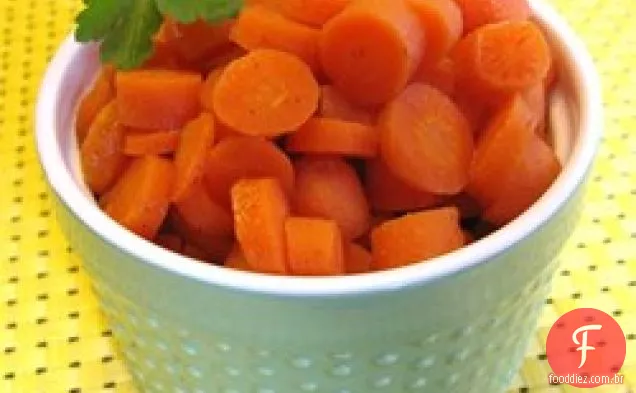 Canela e laranja vitrificada cenouras