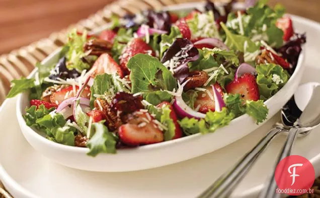 Salada De Nozes Cristalizadas Com Morango