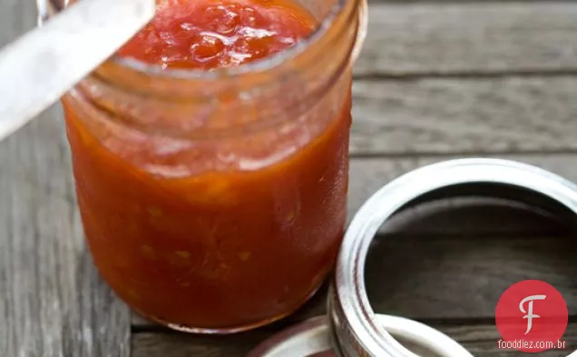 Atolamento Picante Do Pêssego Do Tomate