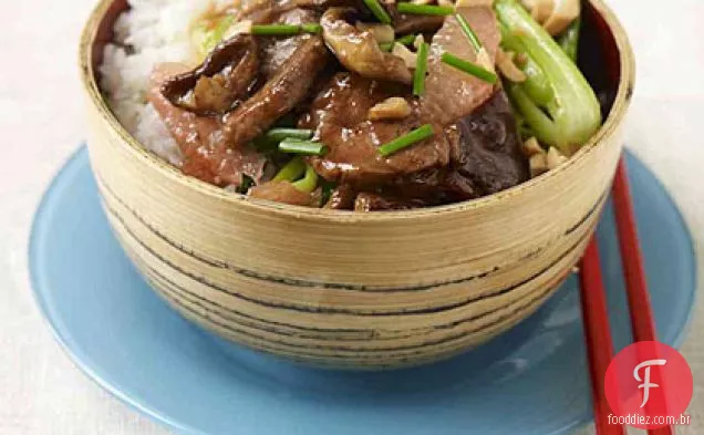 Carne de porco chinesa com Shiitake e Bok Choy