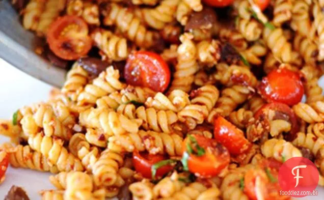 Salada De Macarrão Com Tomate Sundried