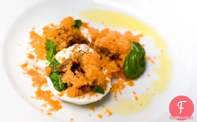 Salada De Caprese Congelada Com Granita De Tomate De Herança