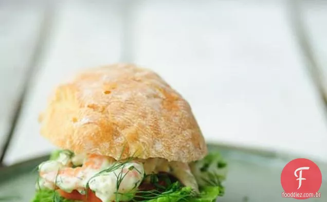 Alface De Camarão E Rolo De Tomate