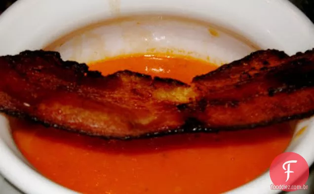 Sopa de tomate assada da Diva doméstica com Bacon cortado Grosso