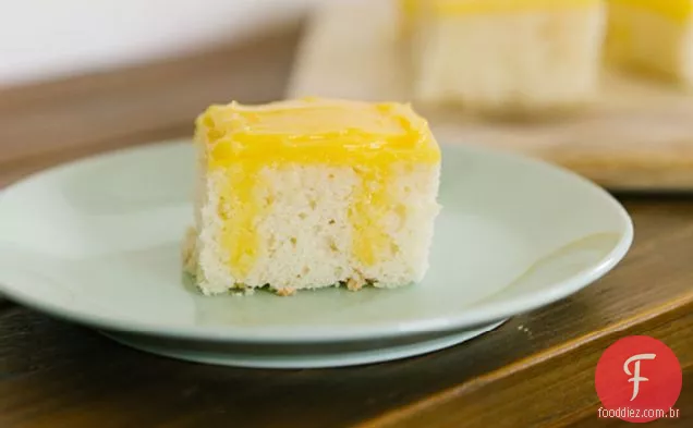 Pudim De Limão Poke Cake