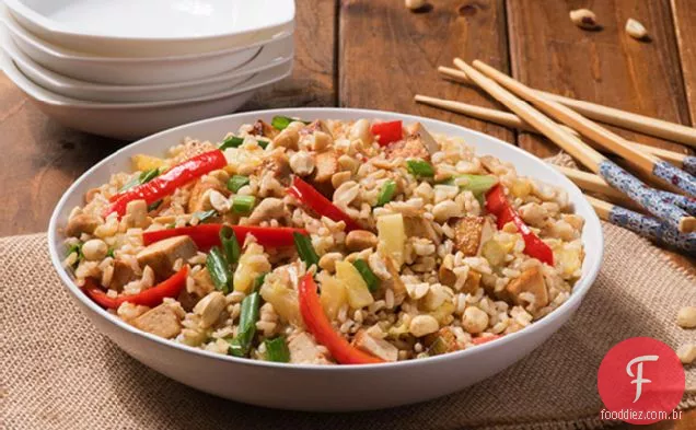 Abacaxi Tailandês-Arroz Frito Com Amendoim