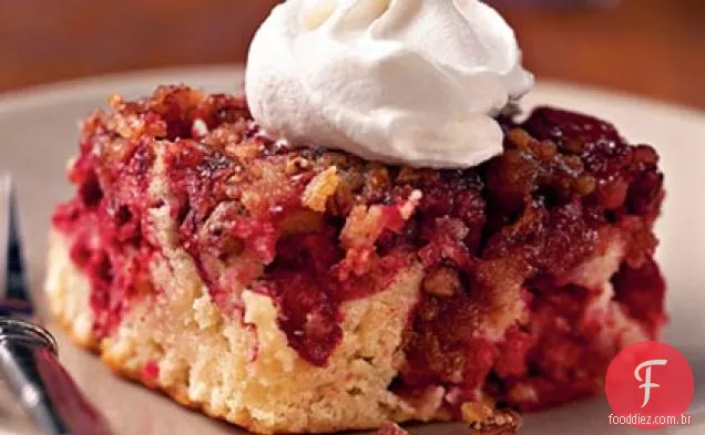 Bolo Cranberry de cabeça para baixo com creme de conhaque
