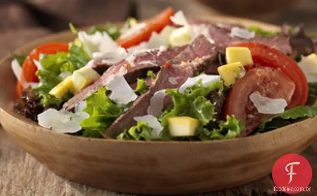 Bife Grelhado E Salada De Parmesão