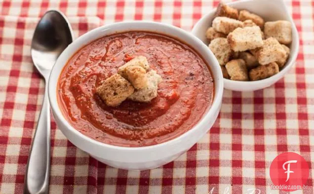 Sopa De Tomate Com Pimentão Vermelho Assado