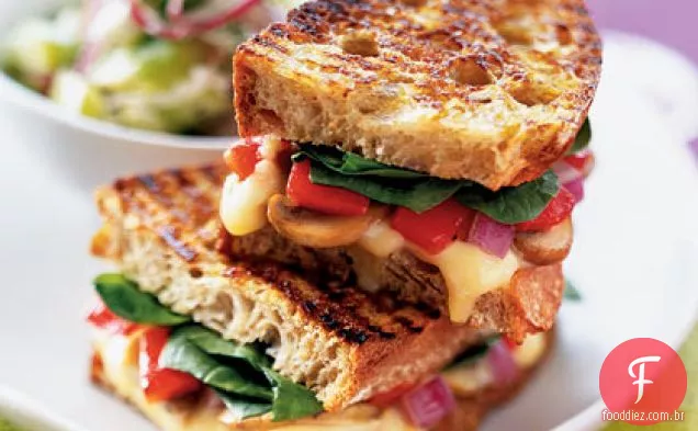Panini com cogumelos salteados e Gruyère