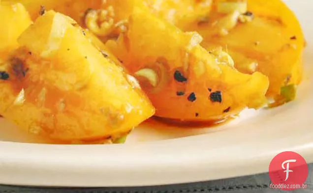 Tomates amarelos em vinagrete balsâmico temperado