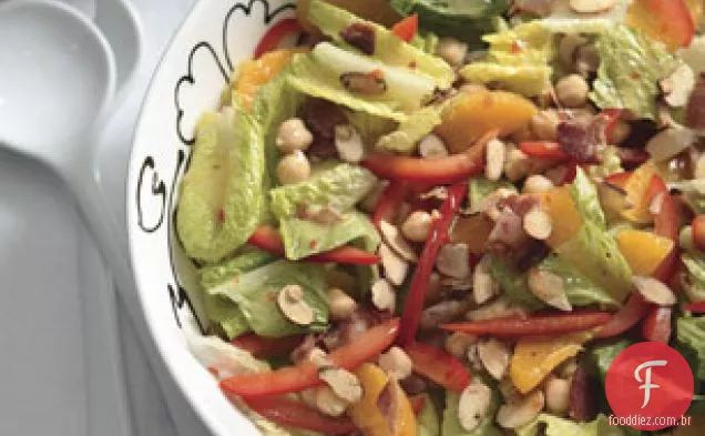 Salada de grão de bico com amêndoas temperadas