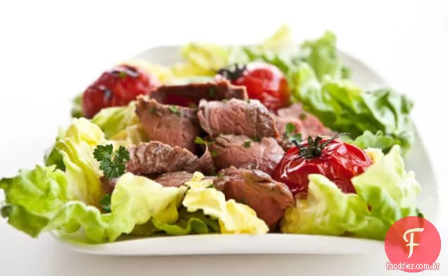 Bife Grelhado E Salada De Tomate Com Vinagrete De Rum