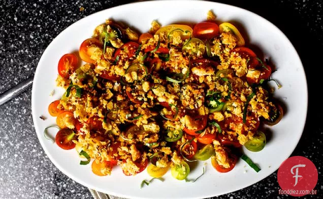 Salada De Tomate Com Croutons Esmagados