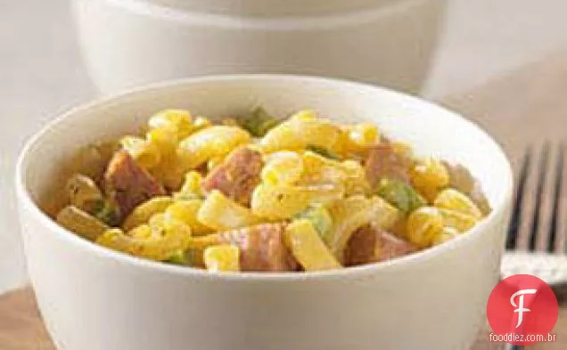 Macarrão com queijo com linguiça defumada