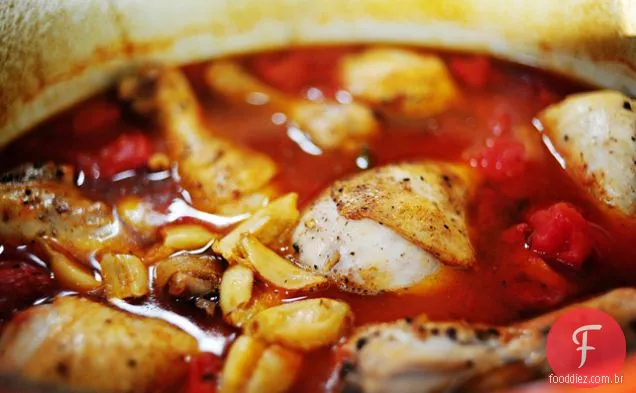 Frango com tomate e alho