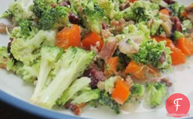 Salada de brócolis doce e picante