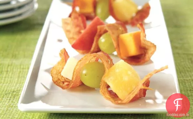 Bacon, Queijo E Frutas Picadas
