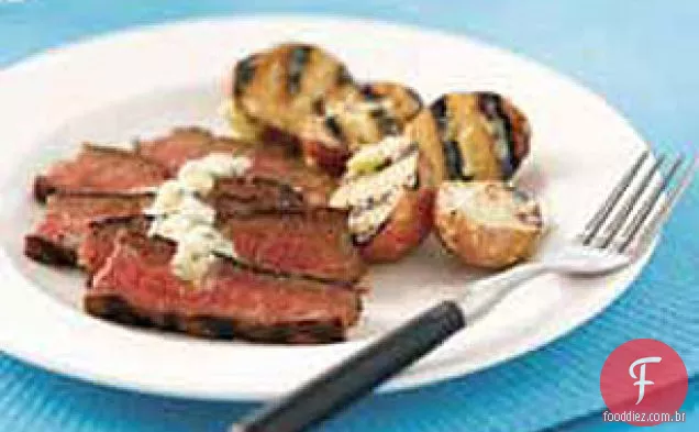 Bife ao estilo de Chicago com manteiga de queijo azul