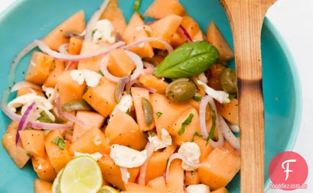Salada De Melão Com Manjericão, Mussarela Fresca E Cebola